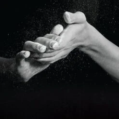 FrictionLabs Loose Gym Chalk -HARBIN Sports Shop 4dd9cec1c21bc54eecb53786a2c5fa09 5d0a755e15178 600x600 1